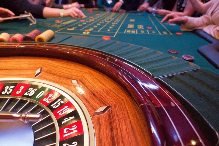 bestCasinosites.net VS TopSlotSite.com